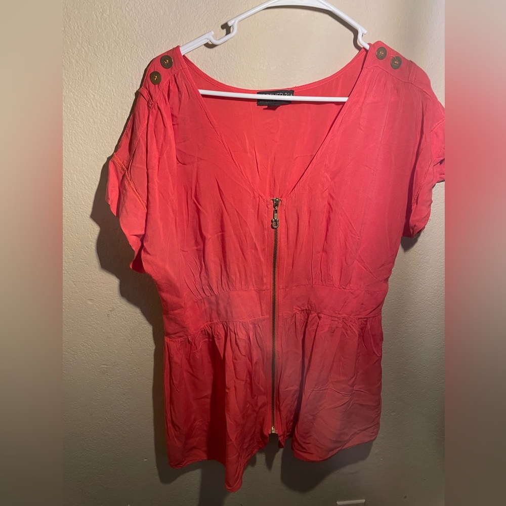 Forever 21+ size extra large zipper top short sleeve